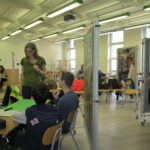 Frau Andrea Gerung informiert die Schüler der 8. KLasse