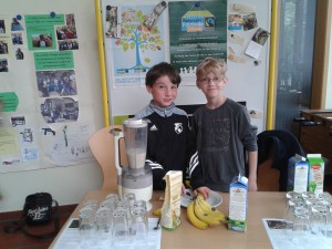 Fairtradefrühstück Stadt Geestland Milchshakestand Schule