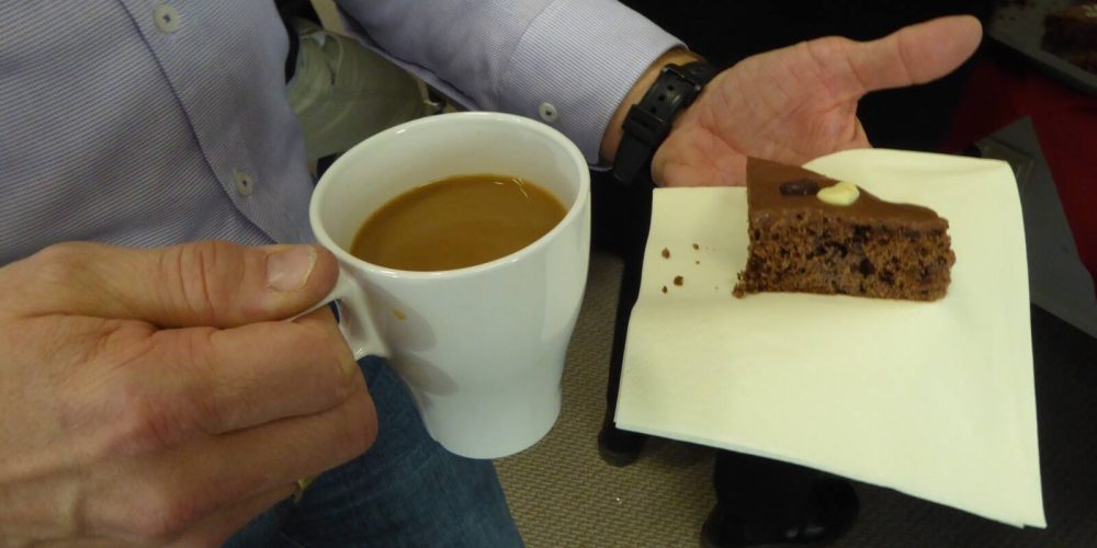 Mit Kaffee-„fair“-sorgung und selbst gebackenem Kuchen in die letzte Lehrerkonferenz dieses Jahres