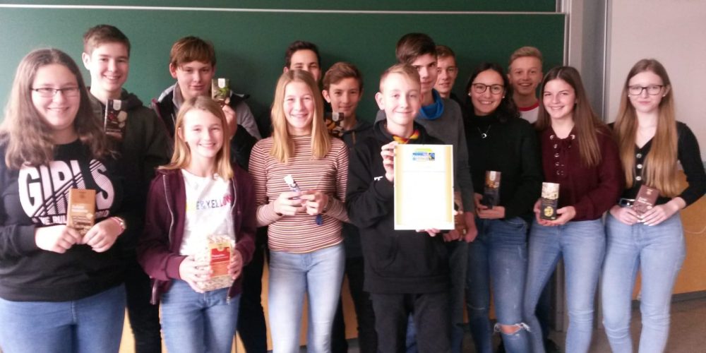 Titelerneuerung  erreicht – das JASG Nabburg darf für zwei weitere Jahre den Titel „Fairtrade-School“ tragen!