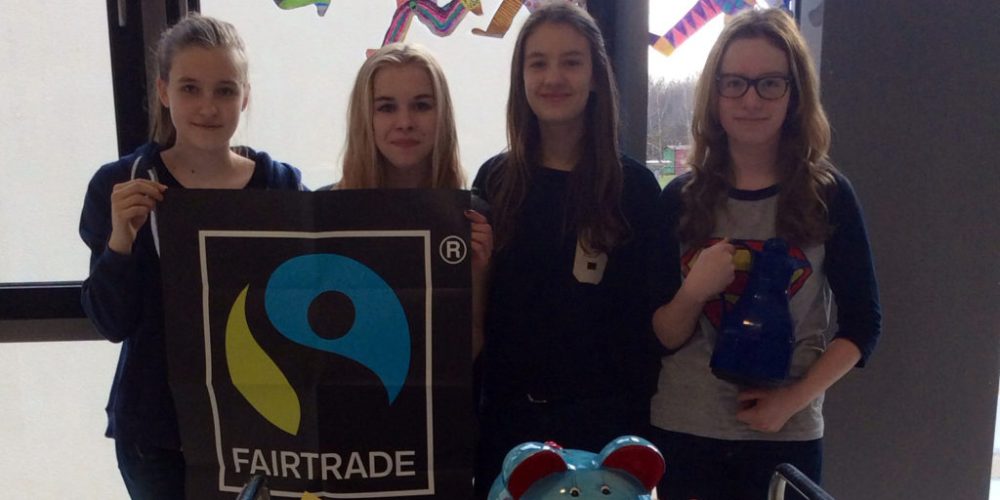 Fairtrade-Kaffee und -Kuchen zum Elternsprechtag