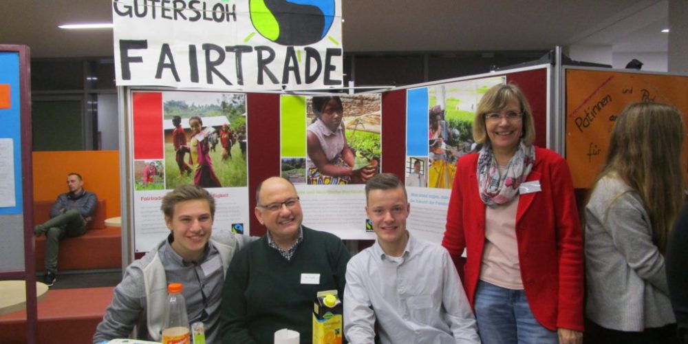 Fairtrade-Stand zum Grundschulnachmittag am 15.11.16 ( Kriterium 5 )